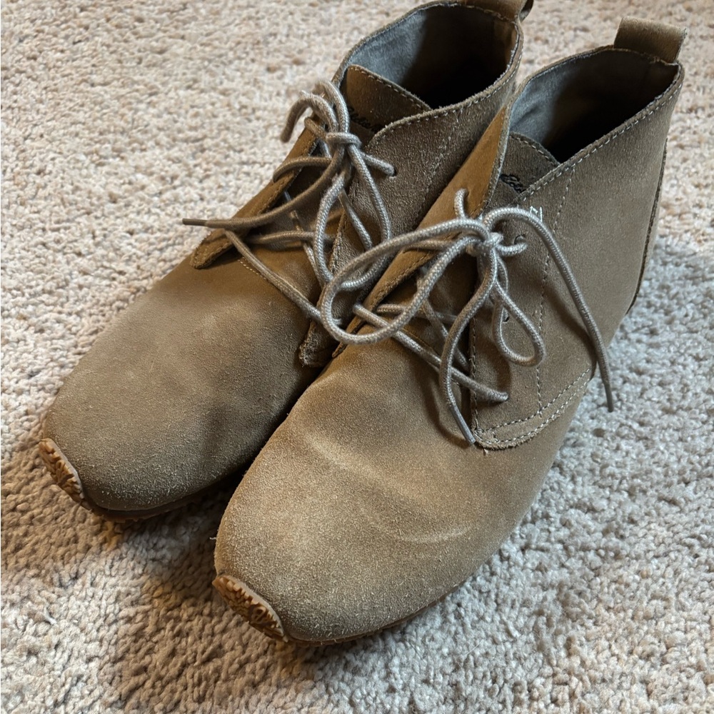 Eddie Bauer Tan Moccasin Tie Loafers for Women